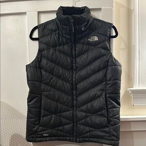 EUC North Face Black Puffer Vest SZ M